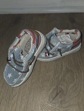 HEY DUDE America Shoes